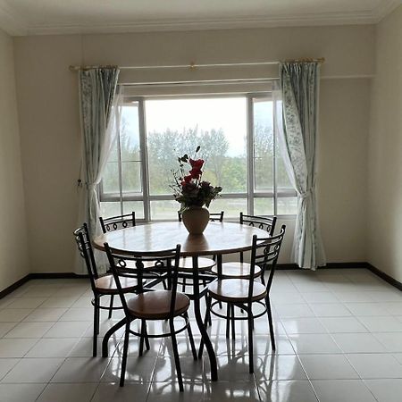 Kasuma Resort Azalea Kuching Bagian luar foto