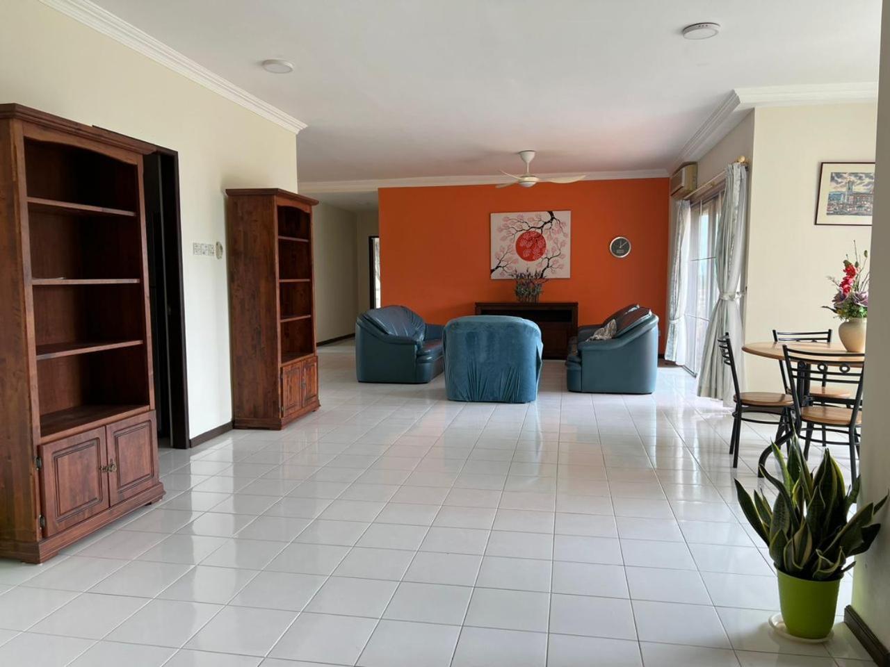 Kasuma Resort Azalea Kuching Bagian luar foto